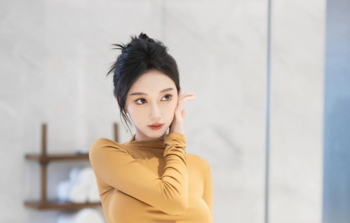 妹子玥儿玥黄色长裙配原色长薄袜黑色贴身衣服惹_