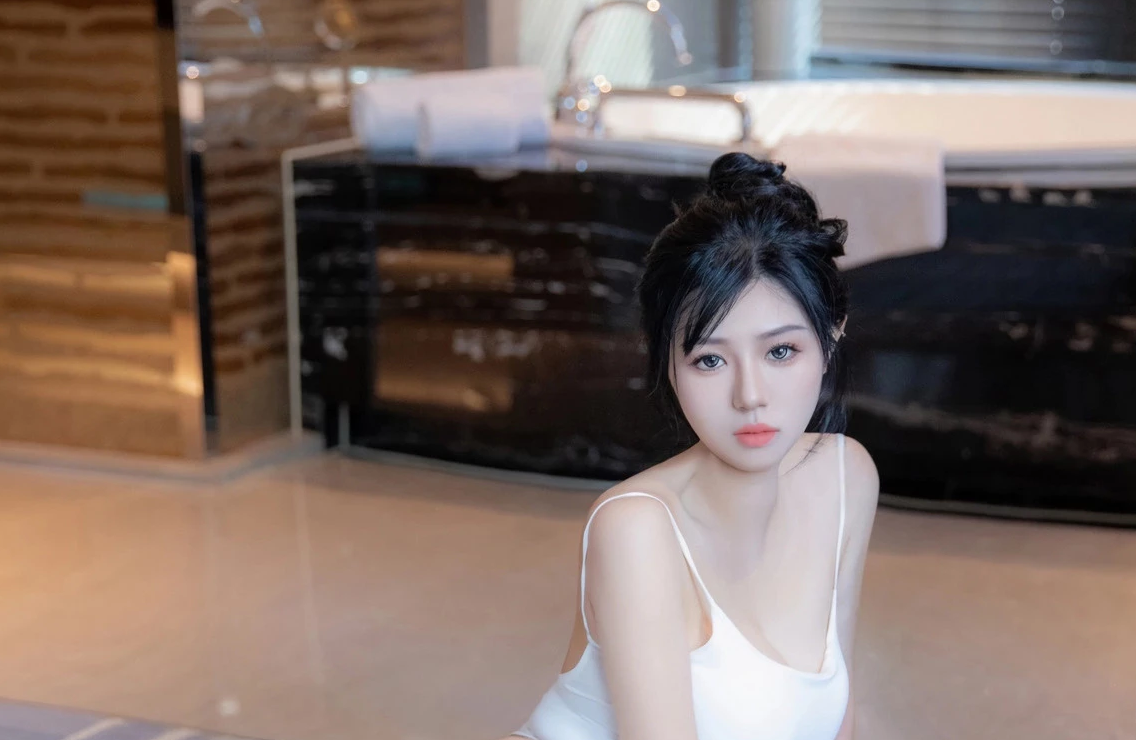 金小依白色吊带上衣配紧身运动裤秀曼妙身姿摄影75