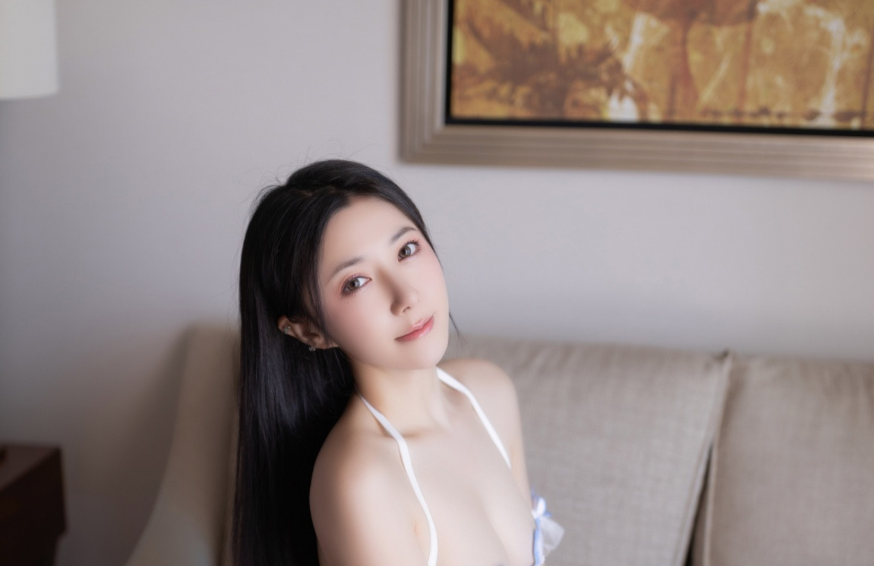 鱼子酱fish感性白色薄纱蕾丝连体衣秀曼妙身姿撩人_