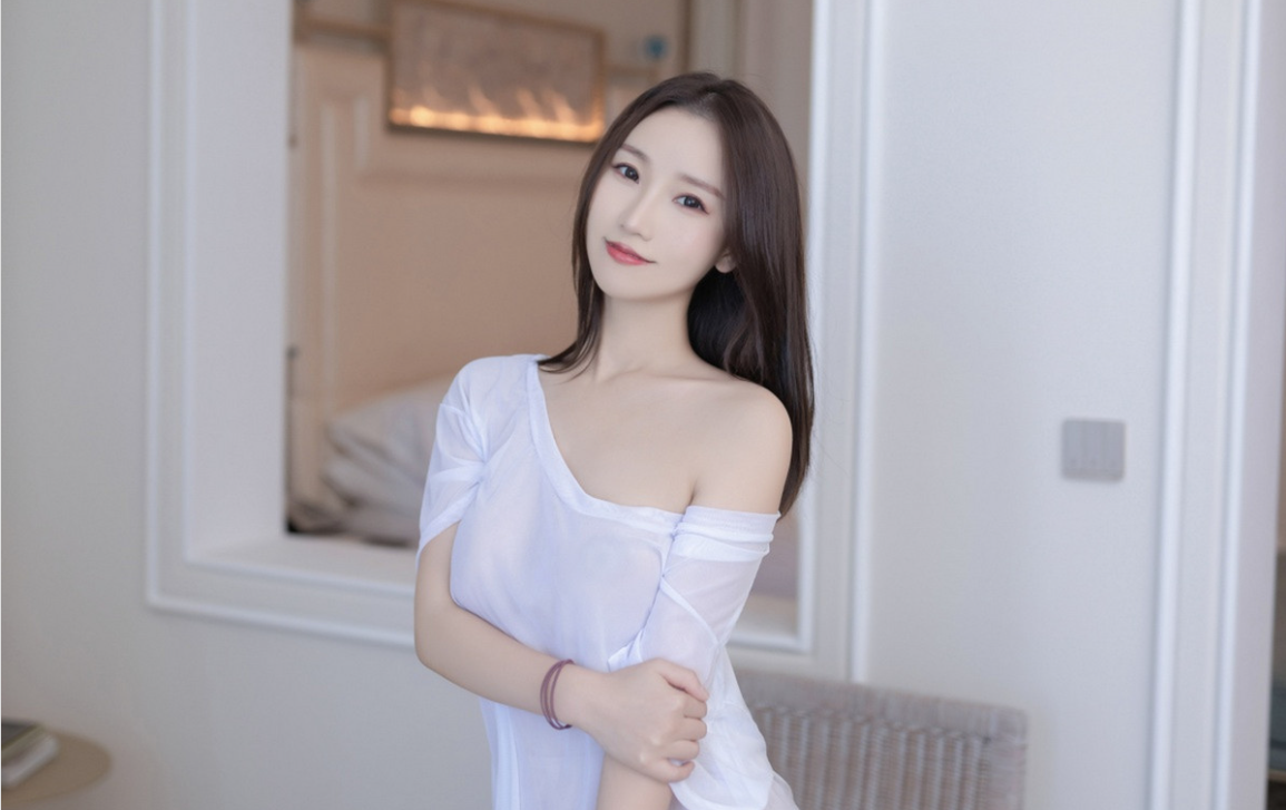 杏子yada白色轻透连衣短裙摄影_第1张