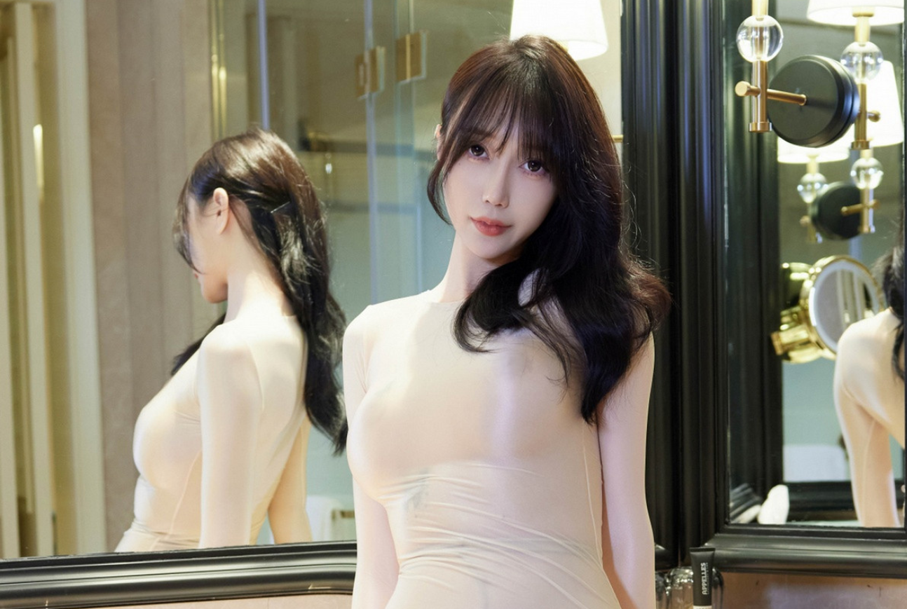 玥儿玥感性肉色透视连体丝袜配无内肉丝秀惹火身_