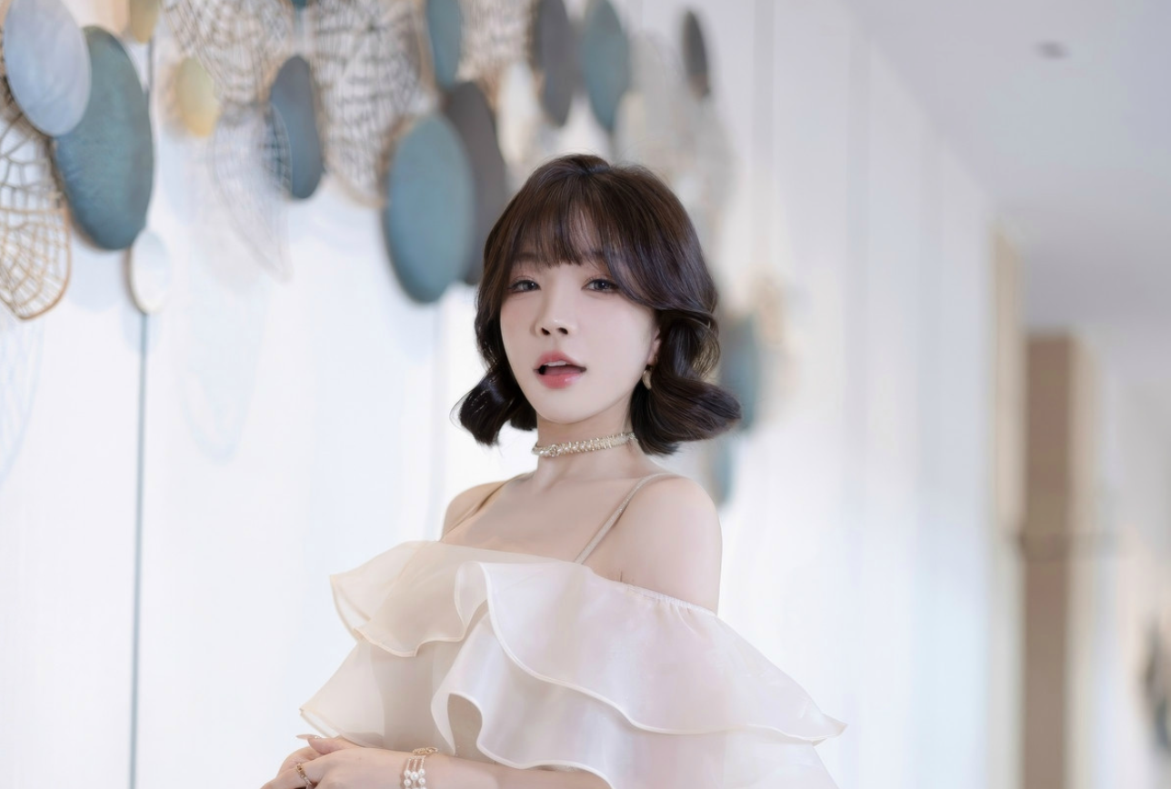 8917_女神徐莉芝booty感性浅色连衣短裙黑色拨人心弦的贴_