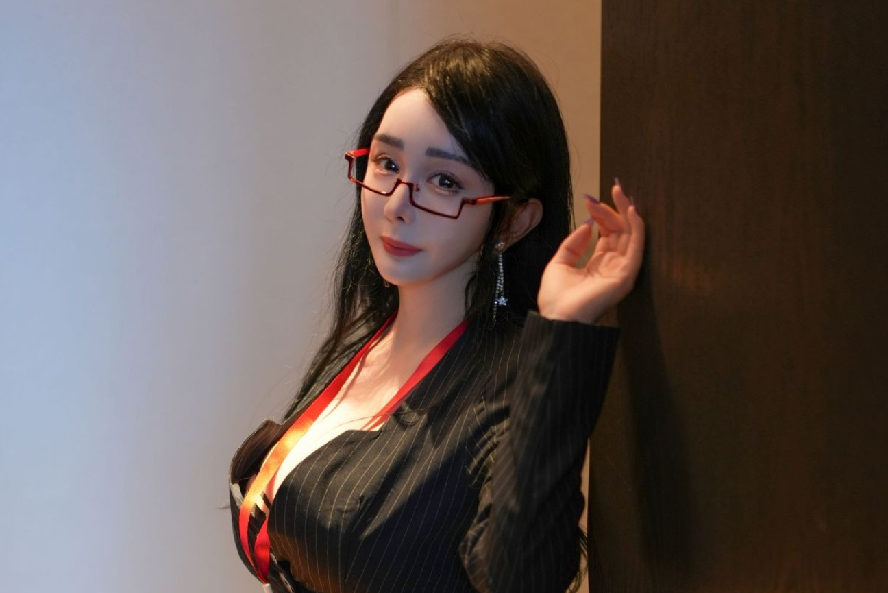 1088_试衣良人美的使者允爾感性ol服饰露_第1