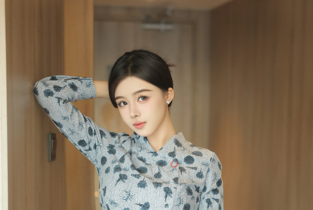 试衣良人袁圆空姐服饰露黑色贴身衣服配原色长薄_
