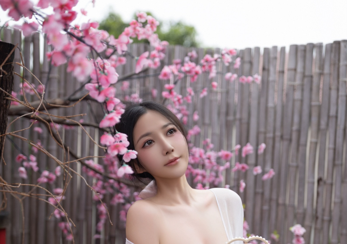 8927_试衣良人美的使者鱼子酱fish感性白_第1张