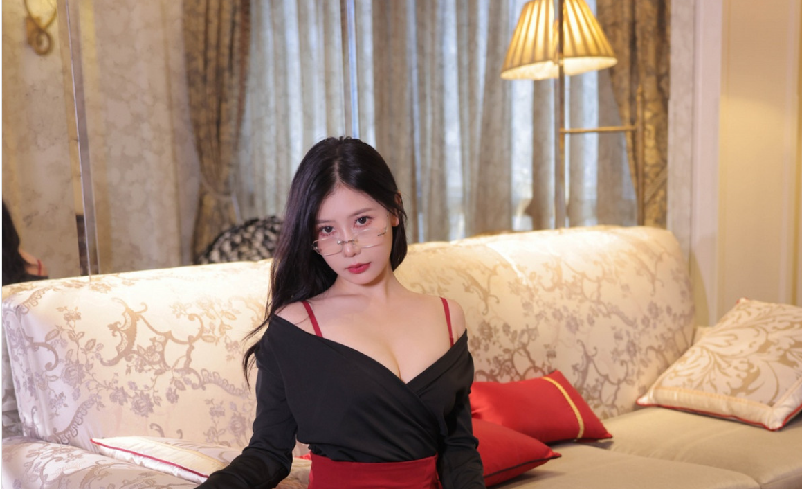 8931_试衣良人美的使者尹甜甜感性红色_第1